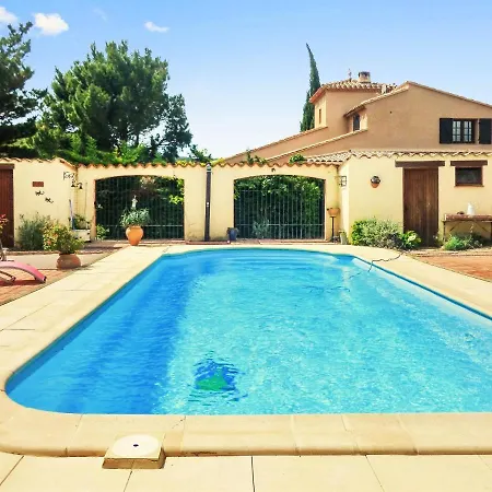 Дом отдыха Maison Charmante Pres De Avec Piscine Privee *