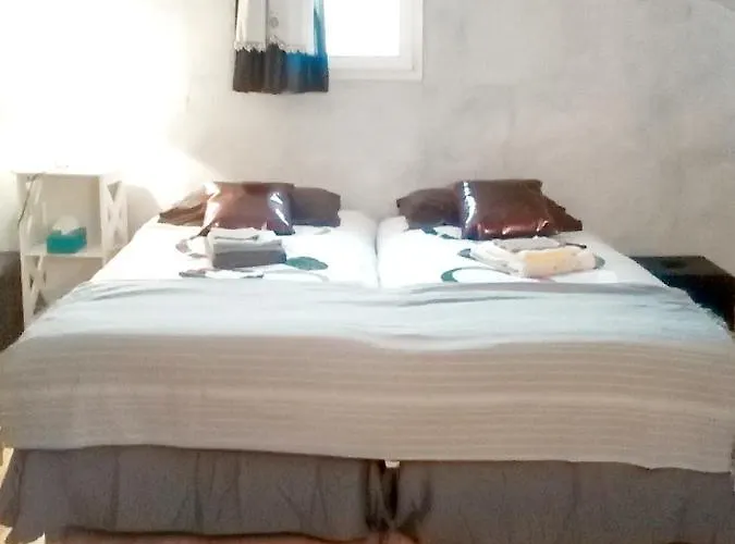Maison Charmante Pres De Avec Piscine Privee בית נופש *