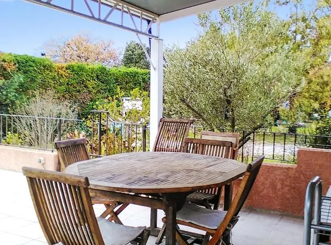 Maison Charmante Pres De Avec Piscine Privee בית נופש *